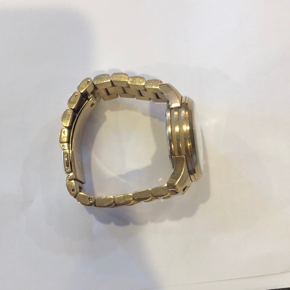 Micheal kors gold tone watch - Picture 2 of 4